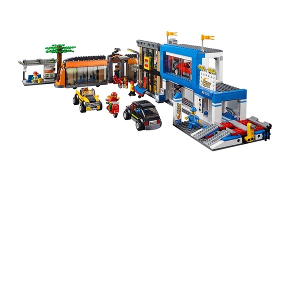 *Retired* Lego City Square set Set 60097 - Picture 9 of 16